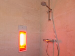 Classic-Apartment, 3 Schlafzimmer | Badezimmer