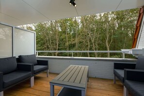 Căn hộ phong cách cổ điển, 3 phòng ngủ | Ban công