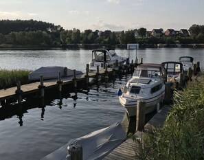 Comfort-Apartment, 2 Schlafzimmer | Blick auf das Wasser
