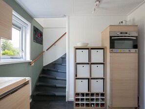 Maison Confort, 6 chambres | Cuisine privée | Réfrigérateur, micro-ondes, plaque de cuisson, lave-vaisselle