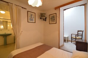 12 bedrooms, individually furnished, bed sheets - Large and Spacious Holiday Home for Large Groups (Theux)