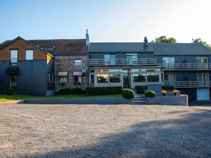 Exterior - Large and Spacious Holiday Home for Large Groups (Theux)