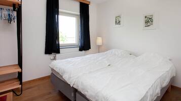 Comfort House, 5 Bedrooms | 12 bedrooms, individually furnished, bed sheets