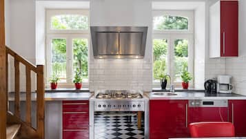 Hus – classic, flere soverom | Eget kjøkken | Mikrobølgeovn, ovn, oppvaskmaskin og kaffetrakter/tekoker