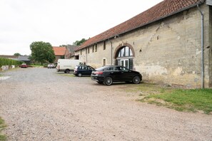 Classic House, Multiple Bedrooms | Property grounds