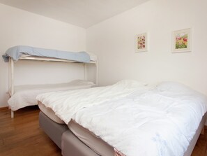 Hus Comfort - 5 sovrum | 12 sovrum, unika möbler och sÀngklÀder