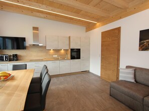 Appartement Classique, 3 chambres | Salle de séjour