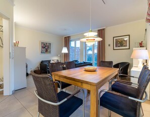 Classic House, 3 Bedrooms | Dining