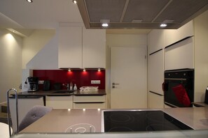 Réfrigérateur, micro-ondes, four, lave-vaisselle
