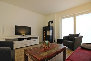 Casa clássico, 3 quartos | Sala de estar | Lareira