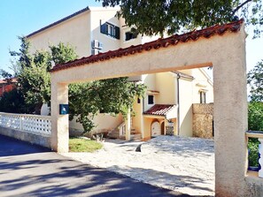 Comfort Apartment, 4 Bedrooms | Exterior - Apartment Grande Vista in Starigrad Paklenica With a Large Terrace (Starigrad)