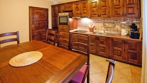 Căn hộ phong cách cổ điển, 4 phòng ngủ | Phòng khách