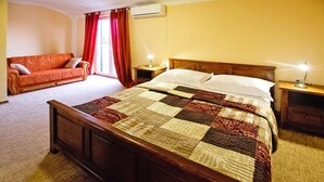 Căn hộ phong cách cổ điển, 4 phòng ngủ | 11 phòng ngủ, trang bị nội thất với thiết kế riêng biệt 