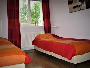 2 chambres, ameublement personnalisé, draps fournis