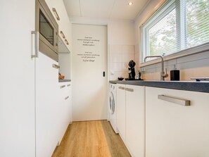 Classic-hus - 1 soveværelse | Privat køkken | Køleskab, mikrobølgeovn, kogeplade, opvaskemaskine
