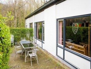 Maison classique, 3 chambres | Balcon