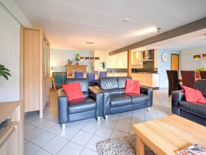Classic House, 3 Bedrooms | Living room - Serene Holiday Home in Ulestraten With Terrace (Ulestraten)