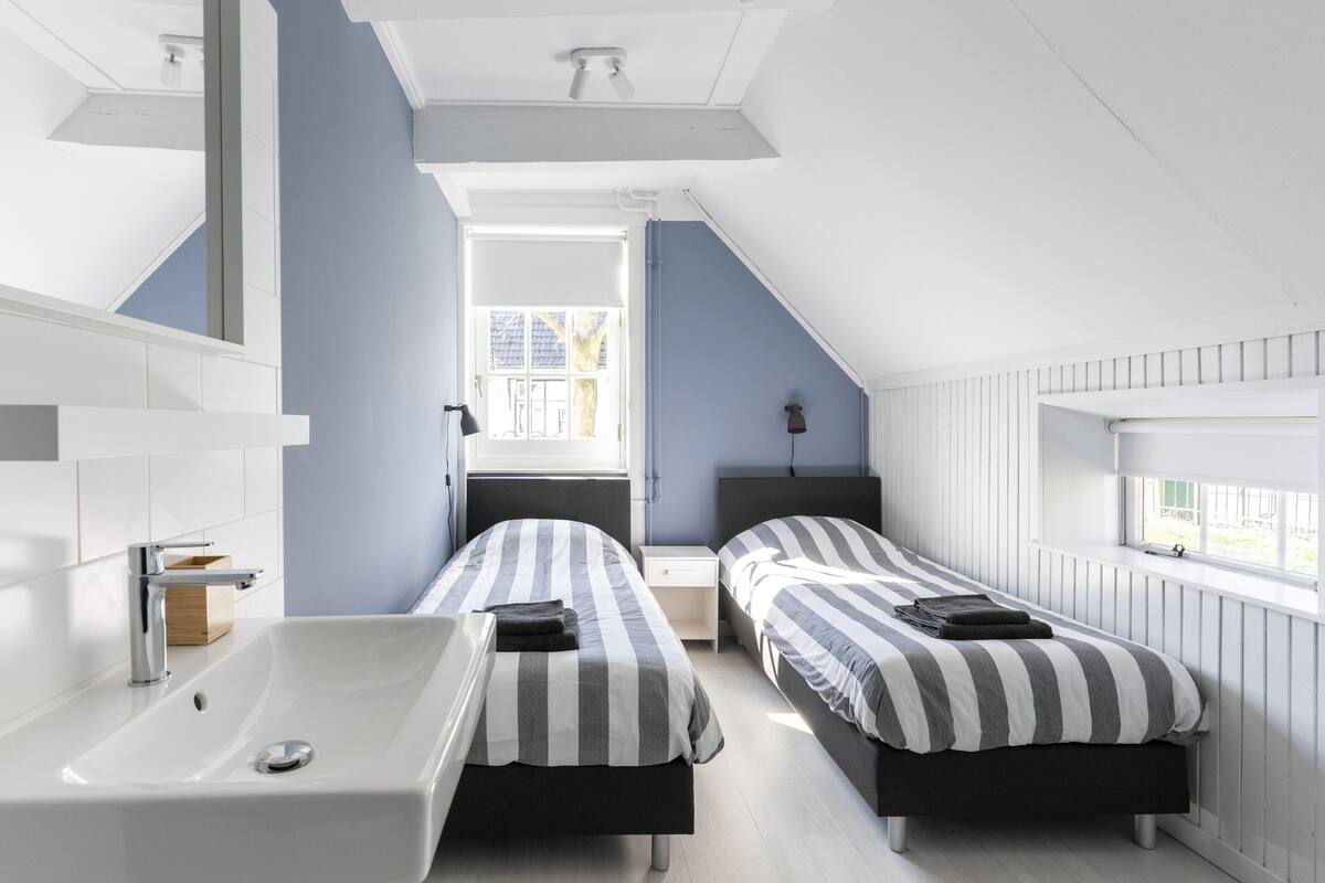 Comfort House, Multiple Bedrooms | 12 bedrooms, individually furnished, bed sheets