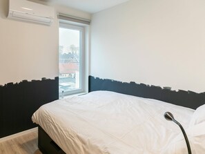 4 sovrum, unika möbler och sängkläder