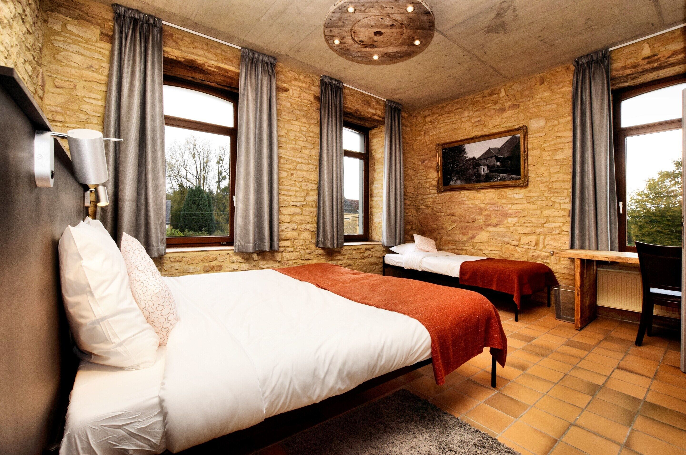 28 Schlafzimmer, individuell eingerichtet, Bettwäsche