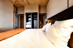 28 bedrooms, individually furnished, bed sheets