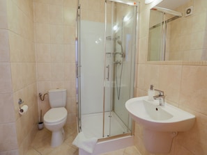 Shower - Exquisite Apartment in Miedzyzdroje With Balcony (Międzyzdroje)