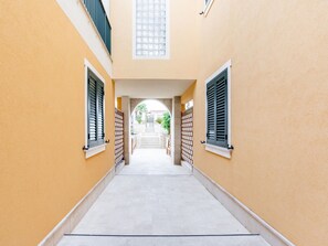 クラシック アパートメント 2 ベッドルーム | フロント