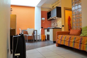 Classic Apartment, 2 Bedrooms | Dining - Simplistic Apartment in Reitani Near Lido Beach (Noto)