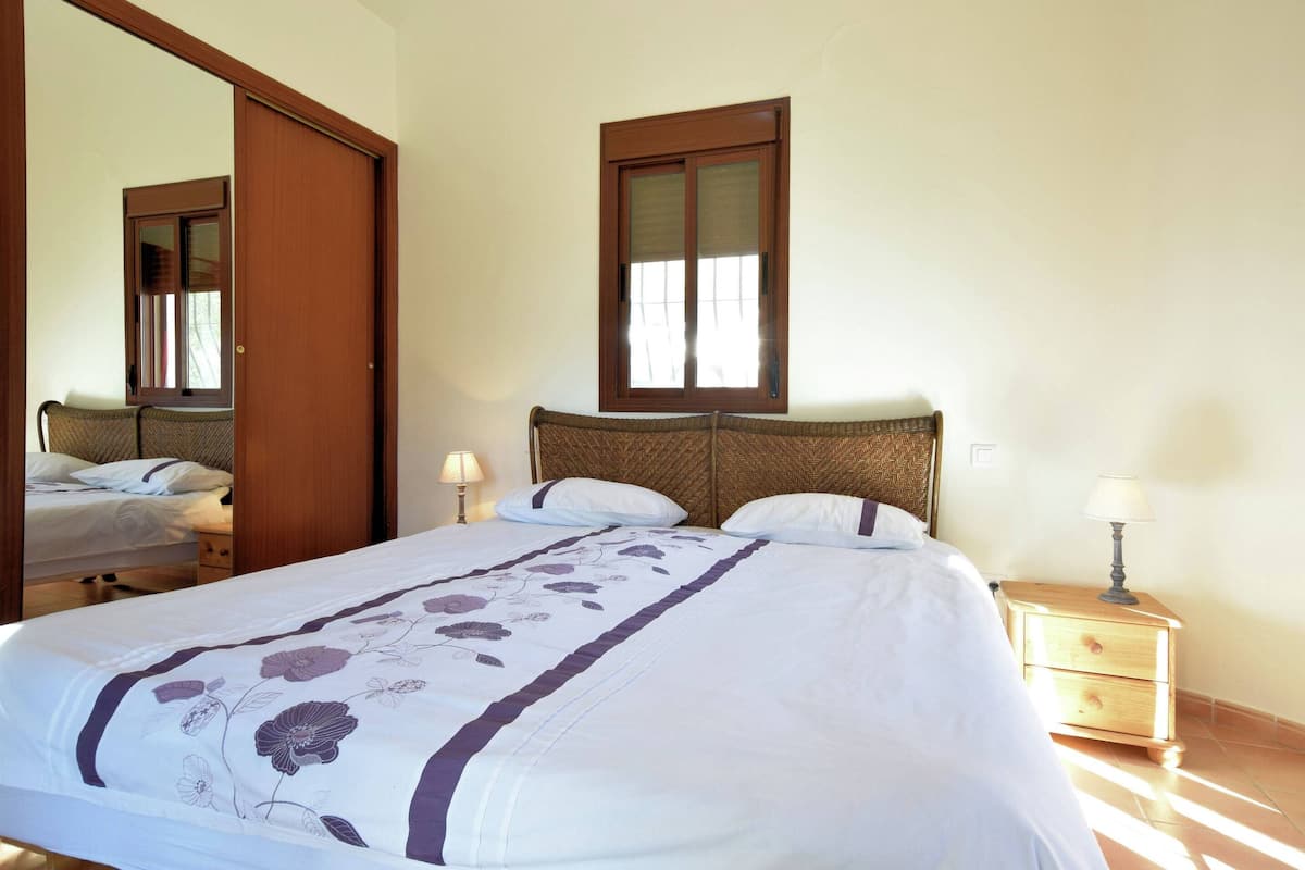 Biệt thự tiện nghi đơn giản, 5 phòng ngủ | 8 phòng ngủ, trang bị nội thất với thiết kế riêng biệt