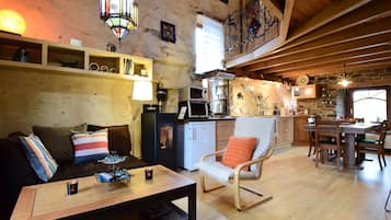 Fireplace, DVD player