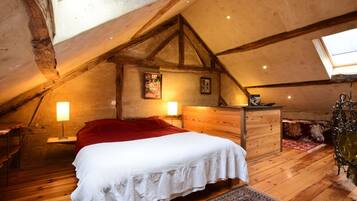 8 bilik tidur, dilengkapkan perabot secara berasingan