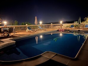 Piscine couverte, piscine extérieure