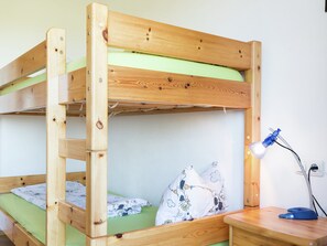 4 habitaciones, muebles diferentes y ropa de cama 