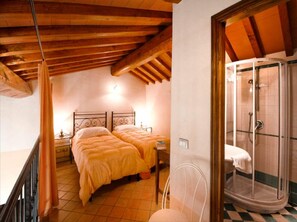 Classic House, 3 Bedrooms | 3 bedrooms, individually furnished, bed sheets