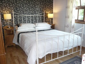 Classic Cottage, 3 Bedrooms - Spacious Cottage With Sauna Looking out on Astonishing Grasslands (Romney Marsh)