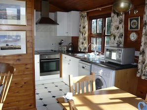 Classic Cottage, 3 Bedrooms | Private kitchen | Microwave, oven, dishwasher, highchair