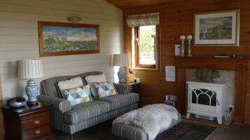 Comfort Cottage, 1 Bedroom | Living room | DVD player