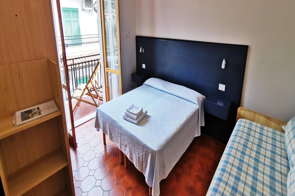 2 habitaciones y muebles diferentes