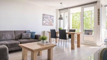 Elite Apartment, 2 Bedrooms | Living room | DVD player