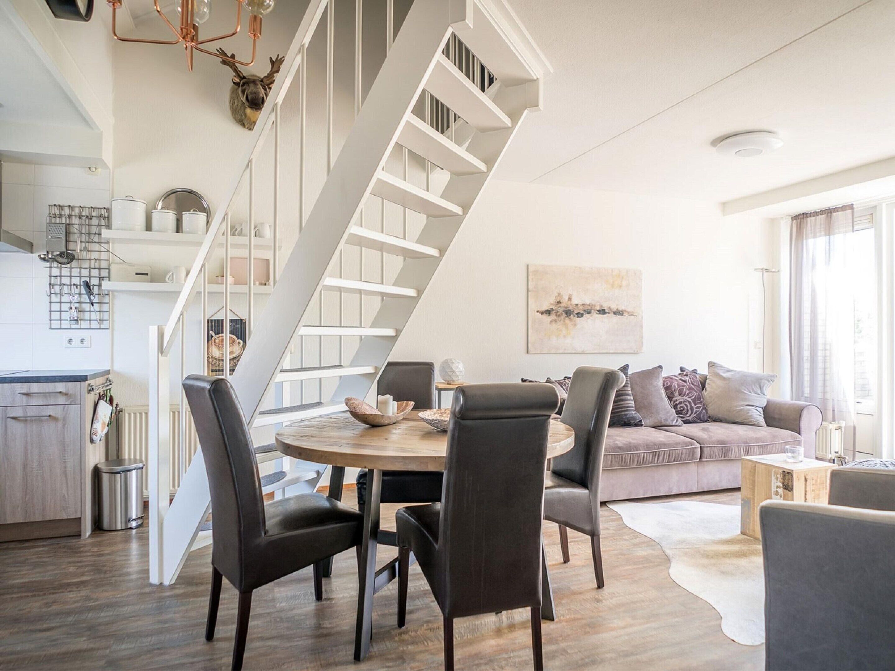 Comfort-huoneisto, 2 makuuhuonetta | Olohuone | DVD-soitin