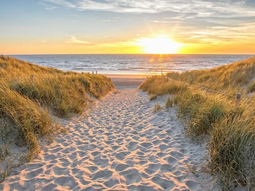 Semi-detached, Luxury Villa With 3 Bathrooms, sea at 400 m