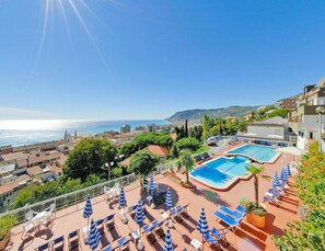 Appartement classique, 3 chambres | Piscine | Piscine extérieure