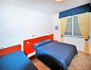 5 chambres, ameublement unique