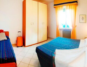 5 bedrooms, individually furnished