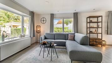 Comfort House, 3 Bedrooms | Living room