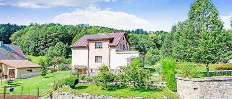 Comfort House, 4 Bedrooms | View from property