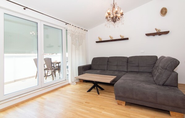 Superior Apartment, 2 Bedrooms, City View | Living area