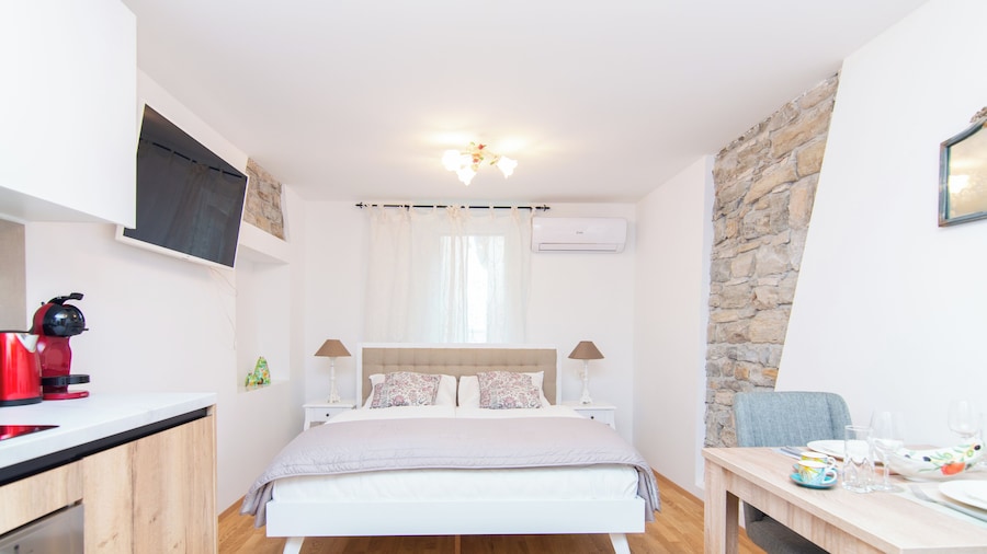Apartments Elleon Piran