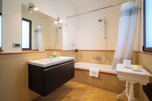 Villa | Bathroom | Bidet