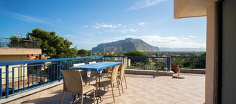 โซเลมาร์ ซิซิเลีย - วิลลา มาริอู